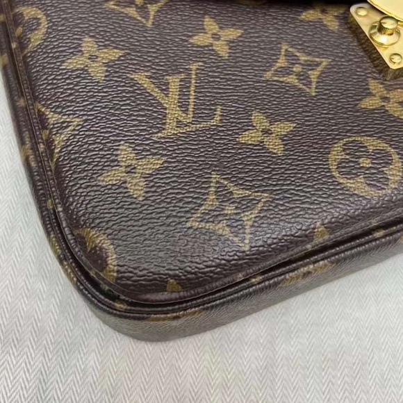 SOLD OUT””””Louis Vuitton pochette metis - Picture 6 of 6